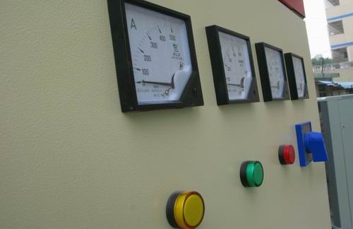 苏尼特左成套配电箱